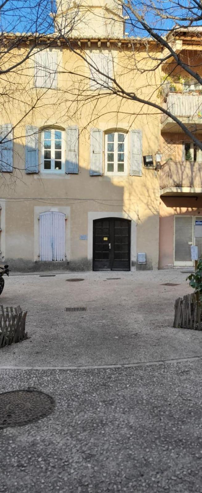Studio Cosy Dans Le Centre-Ville Historique L'Isle-sur-la-Sorgue Luaran gambar